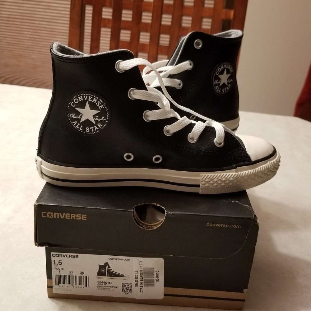 NWT Converse Youth Leather High Top Shoes Size 1.5